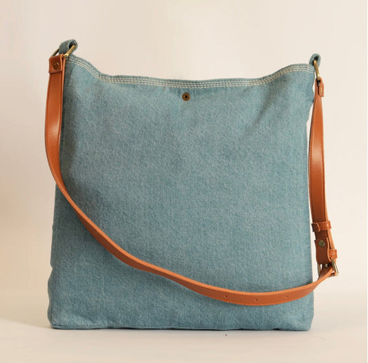Leather Lili Pocket Tote - Light Blue