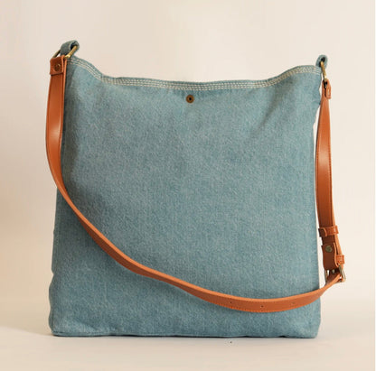 Leather Lili Pocket Tote - Light Blue
