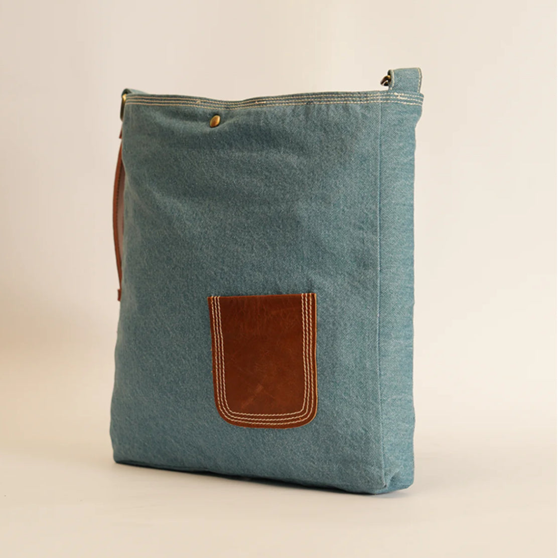 Leather Lili Pocket Tote - Light Blue